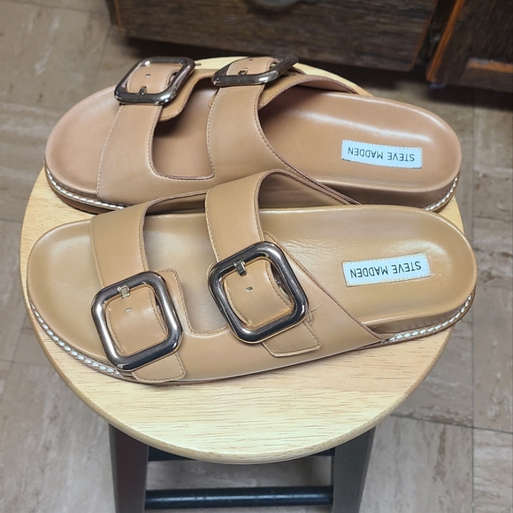 Sandals - Picture 3 of 3